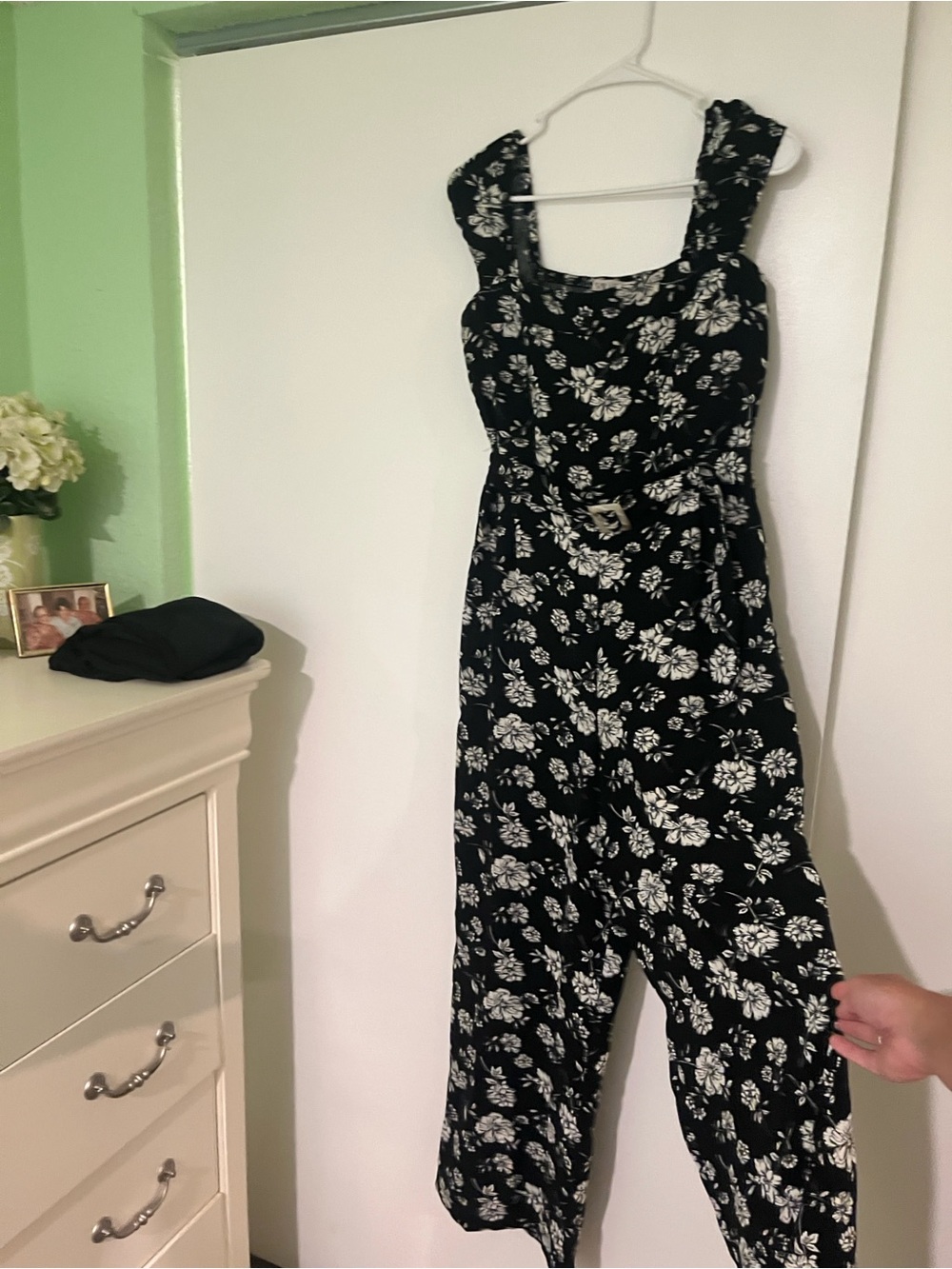 Floral black and white jumper